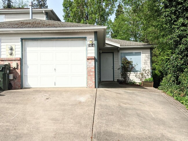 2414-2416 Claudia Ct in Bellingham, WA - Foto de edificio - Building Photo