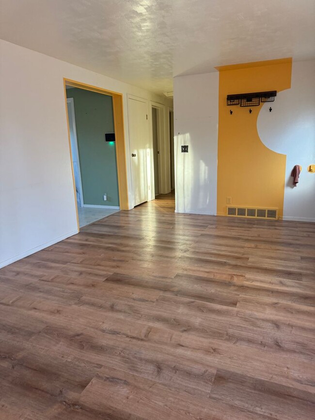 196 Copper St in Elko, NV - Building Photo - Building Photo