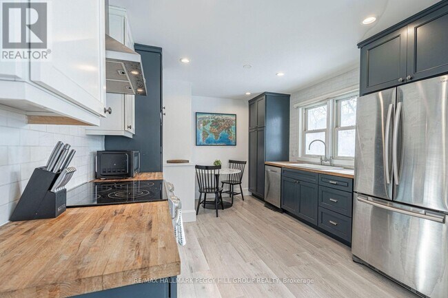 54 Sophia St E in Barrie, ON - Building Photo - Building Photo