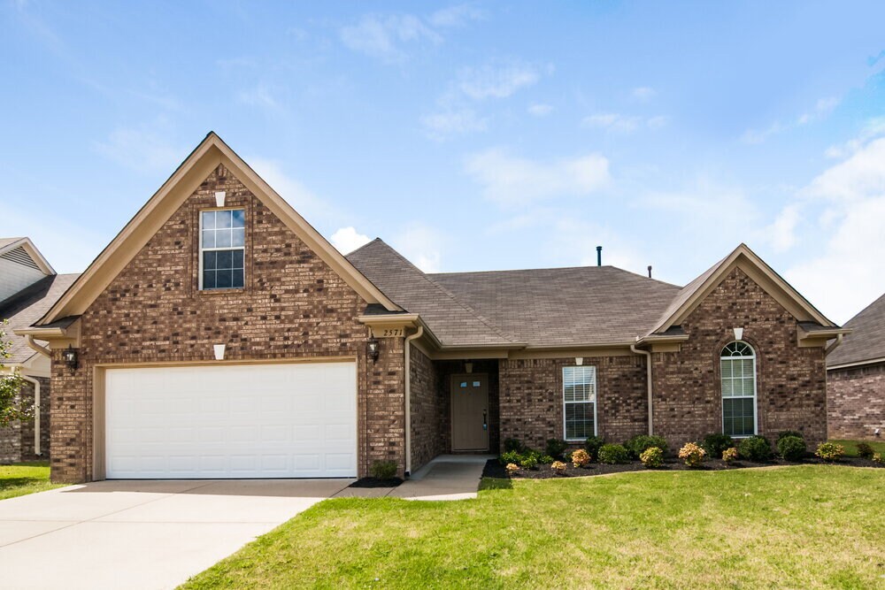 2571 Blue Ridge Dr in Southaven, MS - Building Photo