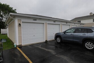 1483 Cornell Ct in Hoffman Estates, IL - Building Photo - Building Photo