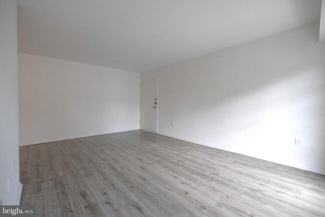 property at 5937 Quantrell Ave