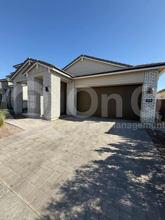 5119 E Shady Glen Ave in Scottsdale, AZ - Building Photo