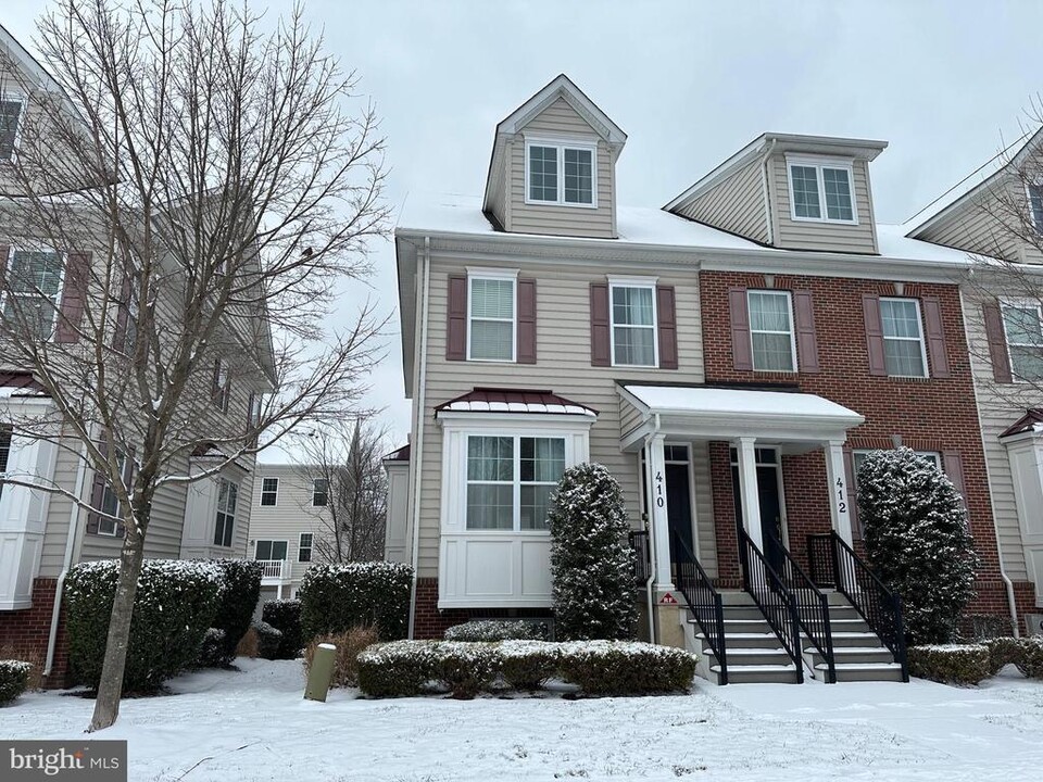 410 Williamson Ct in Lansdale, PA - Foto de edificio