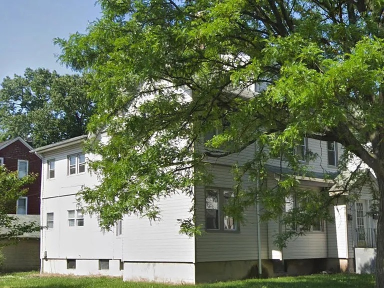 131 Overlook Ave, Unit 3 floor  floor apt in Belleville, NJ - Building Photo