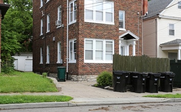 2923 Euclid Ave in Cincinnati, OH - Foto de edificio - Building Photo