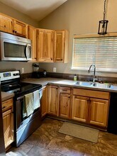 21460 E Meadow Crest Dr in Rhododendron, OR - Building Photo - Building Photo