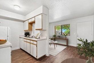 Kingman Station in Kingman, AZ - Building Photo - Building Photo