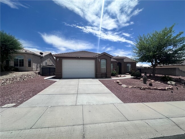 property at 2792 La Paloma Dr