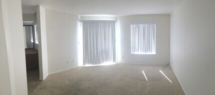 2040 Las Colinas Cir in Corona, CA - Building Photo - Building Photo