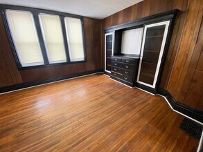 508 W Oakland Ave in Bloomington, IL - Building Photo - Building Photo