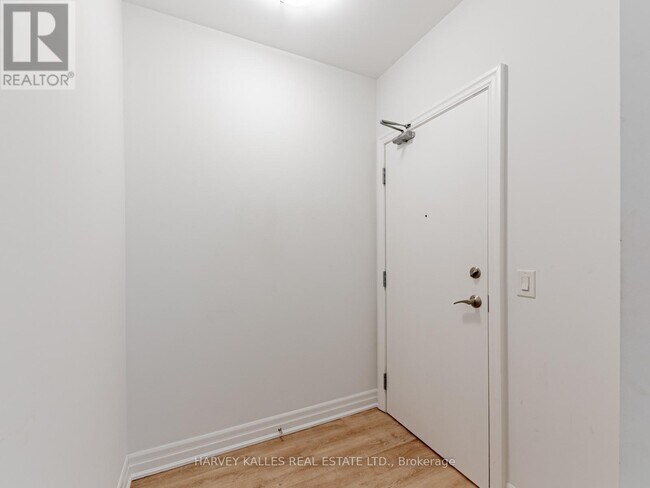 500 St Clair Ave W in Toronto, ON - Building Photo - Building Photo