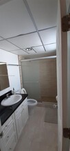 3181 S Ocean Dr, Unit 208 in Hallandale Beach, FL - Building Photo - Building Photo