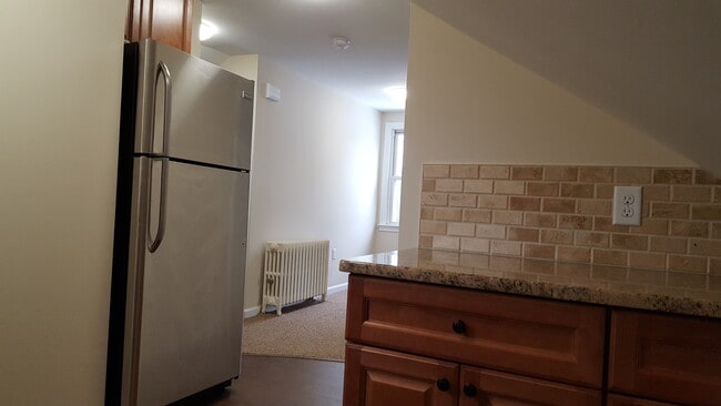 27 High St, Unit Apartment 2 (Second Floor)