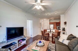 12957 Centre Park Cir in Herndon, VA - Building Photo