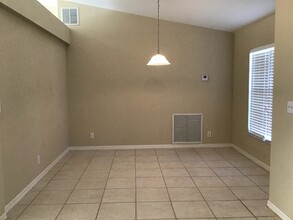 565 SW Undallo Rd in Port St. Lucie, FL - Building Photo - Building Photo