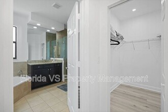 10016 NW 89th Terrace in Doral, FL - Building Photo - Building Photo