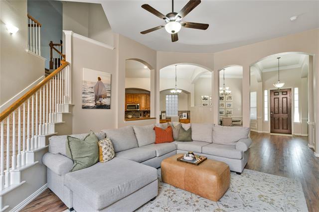 property at 2157 Fox Crossing Ln