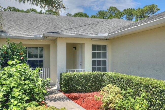 133 Maggie Way in Sebastian, FL - Building Photo - Building Photo