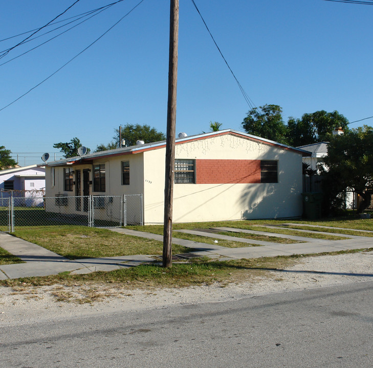 1155-1165 NW 63rd St in Miami, FL - Building Photo