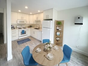847 Mola Vista Way in Solana Beach, CA - Building Photo - Building Photo