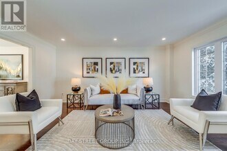 1128 Lansdown Dr in Oakville, ON - Building Photo - Building Photo