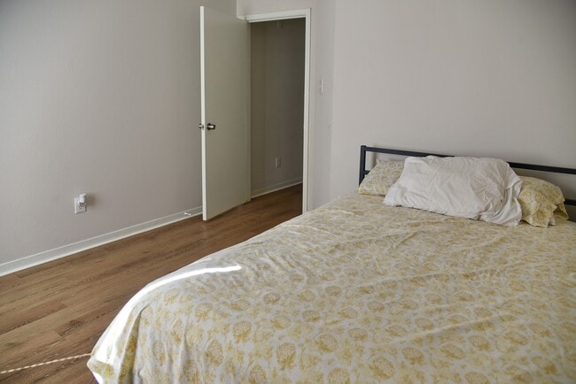 1106 Mossy Branch St