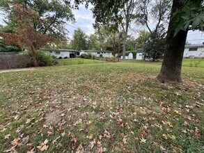 220 Falcon Dr in Florissant, MO - Building Photo - Building Photo