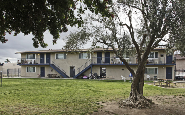 495 Aster St in Escondido, CA - Building Photo - Building Photo