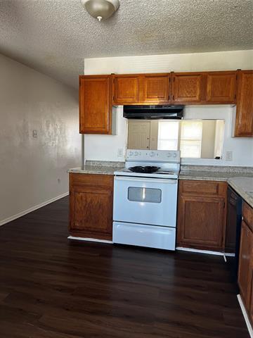 319 Ware Dr in Grand Prairie, TX - Building Photo - Building Photo