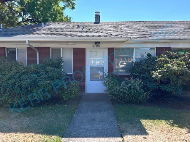 5708 NE Hassalo St in Portland, OR - Building Photo - Building Photo