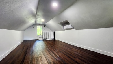 480 Valley Rd in Crestline, CA - Building Photo - Building Photo