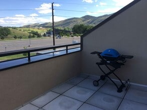 615 24th St, Unit 309 in Golden, CO - Foto de edificio - Building Photo