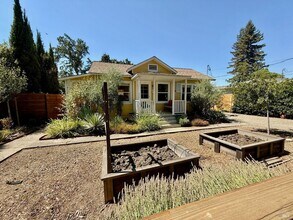 1813 Fair Way in Calistoga, CA - Building Photo - Building Photo