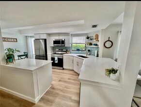 7203 Curtiss Ave in Sarasota, FL - Building Photo - Building Photo