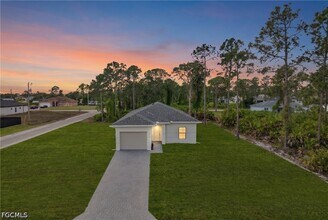726 Newhall St E in Lehigh Acres, FL - Building Photo - Building Photo