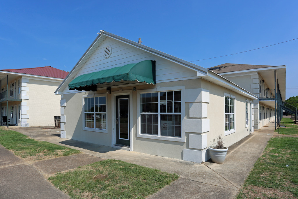 Fox Run Apartments in Columbus, MS