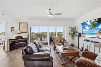 6425 Shoreline Dr in St. Petersburg, FL - Building Photo - Building Photo