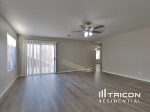 7437 W Elwood St in Phoenix, AZ - Building Photo - Building Photo