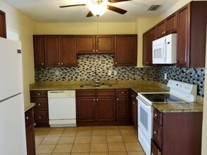 3608 W Rogers Ave in Tampa, FL - Building Photo - Building Photo