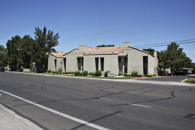 Cottonwood Condominiums in Mesa, AZ - Building Photo - Building Photo