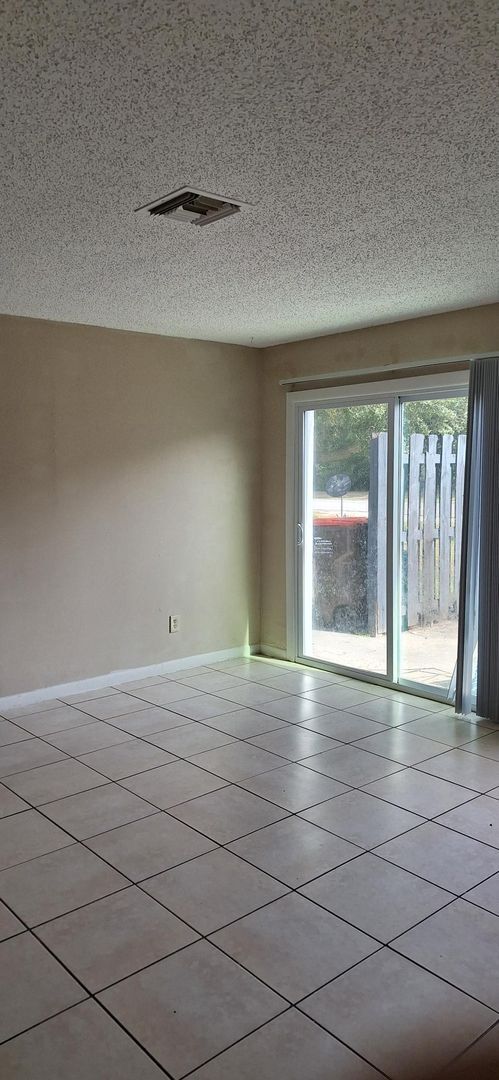 5210 SE 29th St in Ocala, FL - Foto de edificio - Building Photo