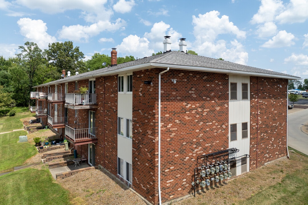 Inner Circle Condominiums in Brunswick, OH - Building Photo