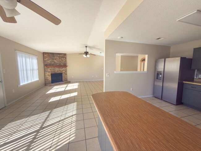 2109 Bellmeade Cir in Navarre, FL - Building Photo - Building Photo