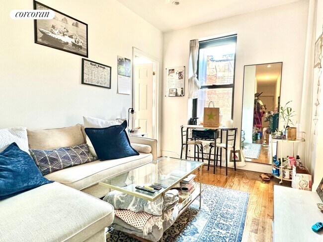 235 E 4th St in New York, NY - Building Photo - Building Photo