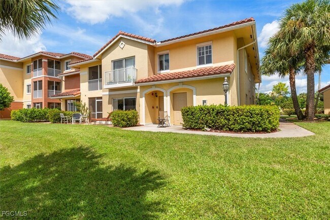 13170 Bella Casa Cir in Ft. Myers, FL - Building Photo - Building Photo