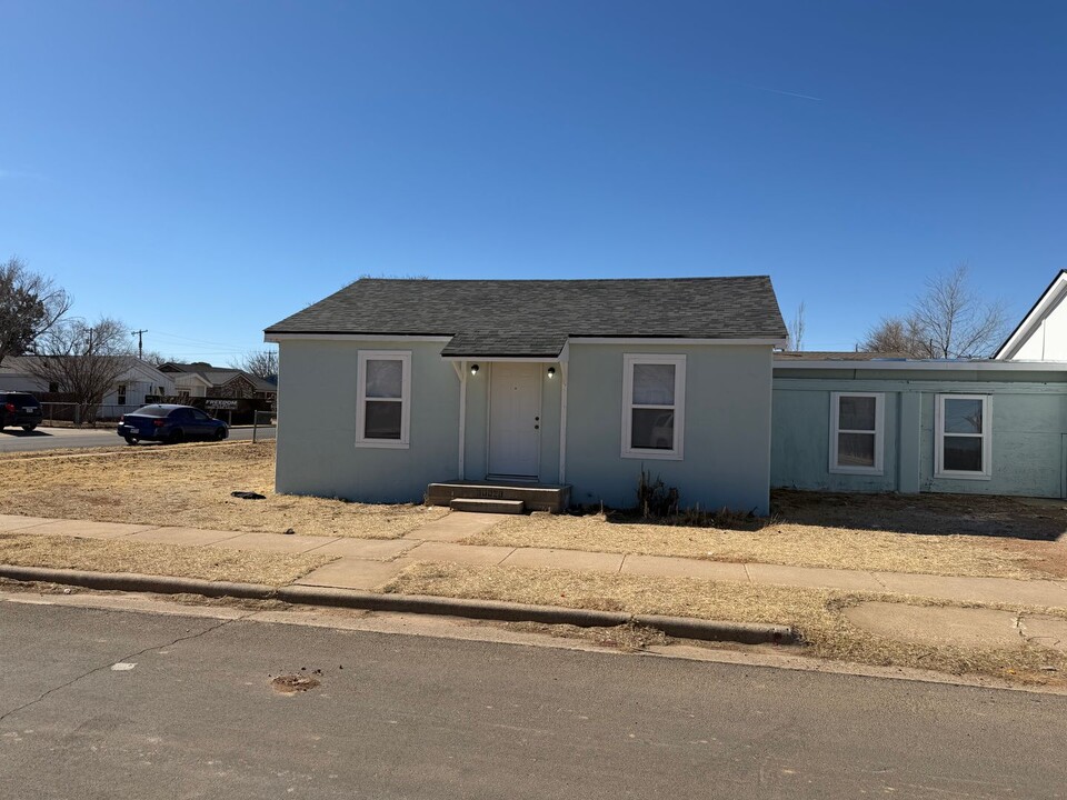 3002 1st Pl in Lubbock, TX - Building Photo