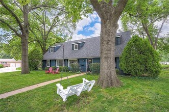 5718 W 101st Terrace in Overland Park, KS - Building Photo - Building Photo