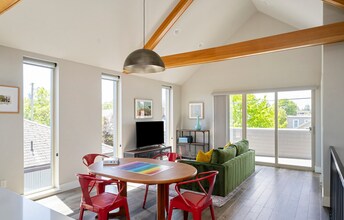 4974-4984 NE 32nd Pl in Portland, OR - Foto de edificio - Building Photo