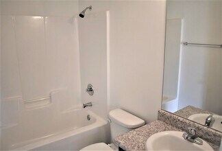 13 Miriam Jordan Rd in Port Wentworth, GA - Building Photo - Building Photo